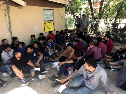 Patrulla Fronteriza de EEUU rescata a 70 indocumentados en Texas