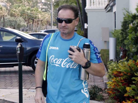 Carlos Gutiérrez: 'La Selección no es un lugar para recuperar jugadores'