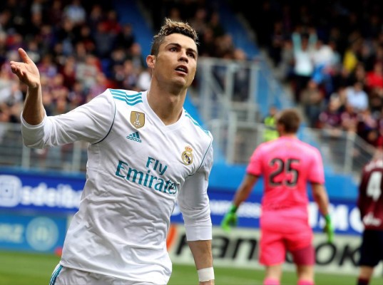 Cristiano Ronaldo castiga al Eibar y guía triunfo del Real Madrid
