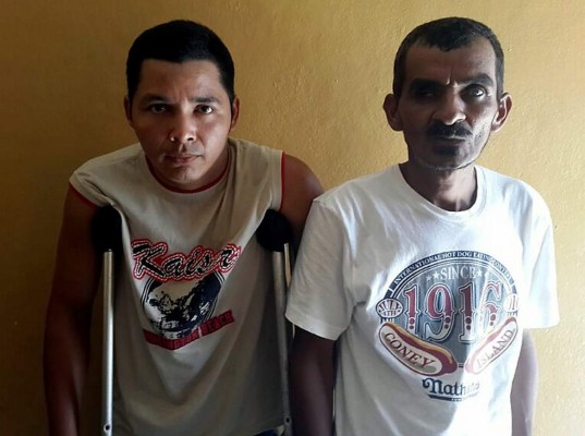 Caen dos supuestos vendedores de droga en La Masica