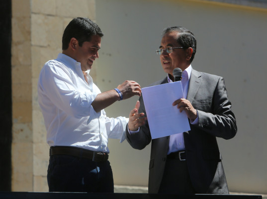 Juan Orlando Hernández propone reforma al artículo 247