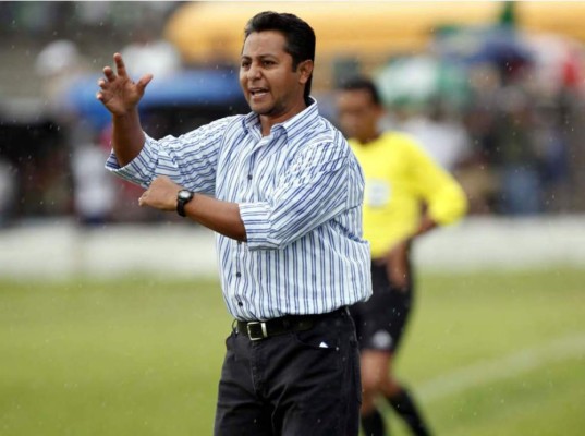 Douglas Munguía renuncia como entrenador de la Real Sociedad