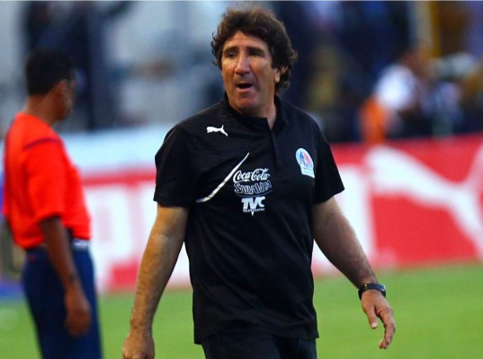 Héctor Vargas seguirá al frente del campeón Olimpia