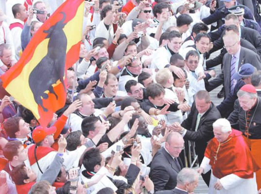 Multitudinaria misa cierra jornadas