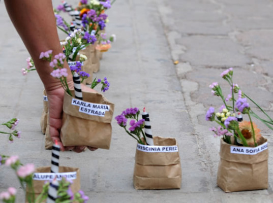 Celebra centenario del Día Internacional de la Mujer