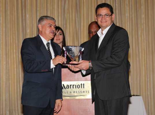 Marlon Escoto ahora tiene roces y disputa con Marcial Solís