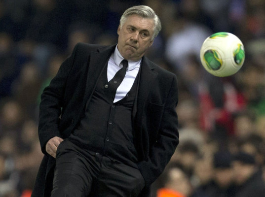 Ancelotti: 'Felicito a Casillas por su récord, está ayudando mucho al equipo'