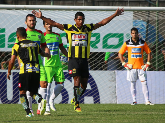 Histórica goleada del Real España al Marathón en un derbi polémico