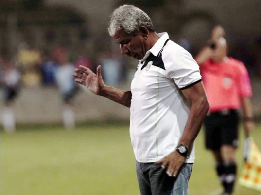 Héctor Castellón y su peor inicio en la Liga de Honduras