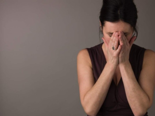 Asocian la psoriasis con un riesgo mayor de depresión