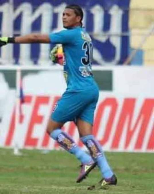 Óscar Munguía debutó en el Victoria de La Ceiba.