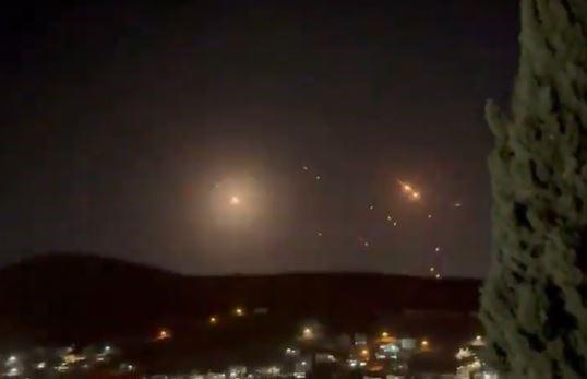 Irán bombardea Israel como venganza por las muertes de líderes de Hamás y Hezbollah