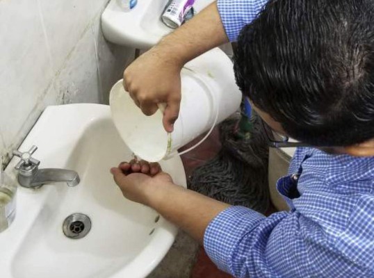 Unos seis millones debe Educación a Aguas de San Pedro