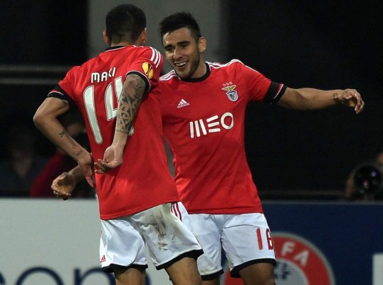Benfica saca buena renta y se acerca a semifinales