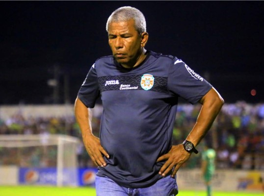 Castellón se sintió perjudicado por el arbitraje ante Platense