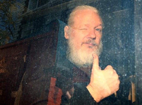 Julian Assange, fundador de WikiLeaks, es detenido en Londres