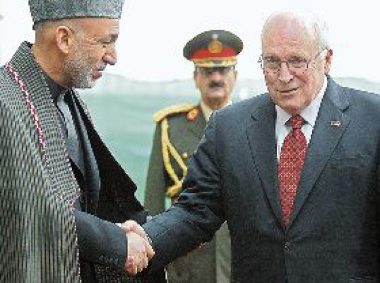Cheney regresa a EUA tras gira por Australia y países asiáticos