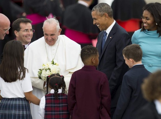 Papa Francisco llega a EUA tras emotiva visita a Cuba