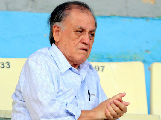 Chelato Uclés: 'Luis Aragonés ya le había cumplido al fútbol, le dio mucho'