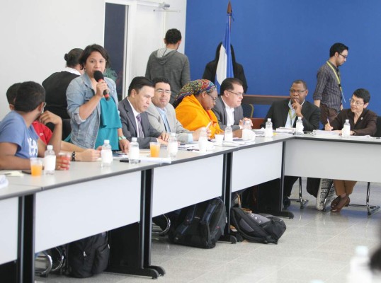 A pesar de la instalación de la mesa, crisis continúa en Unah