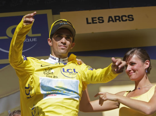 Líderes, codo a codo