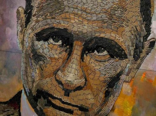 Artista retrata a Vladimir Putin con 5.000 cartuchos de bala