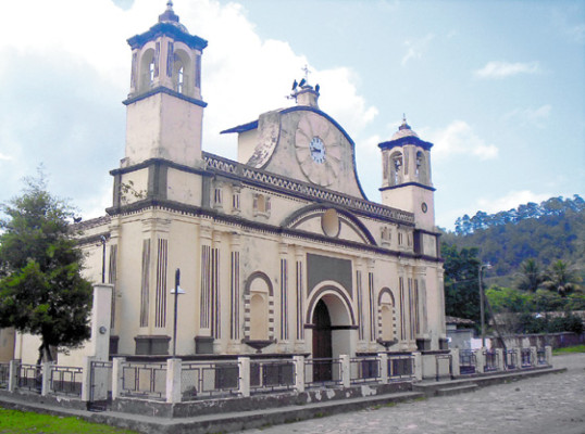 Iglesias majestuosas, coloniales y míticas