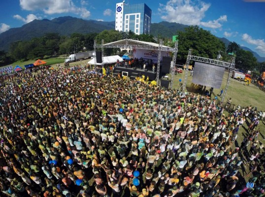 Colorun: Un éxito el día más colorido del año en Honduras