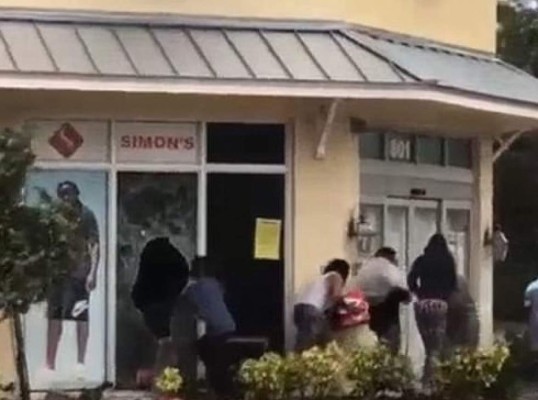 Arrestan a 9 personas por saqueos en medio del huracán Irma