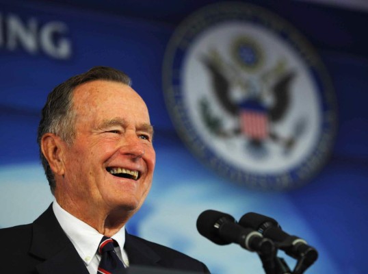 Homenajes al fallecido expresidente estadounidense George H.W. Bush