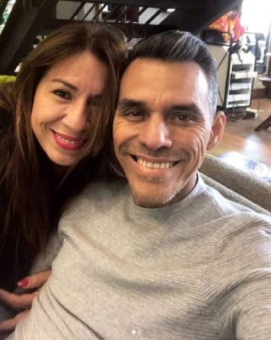 El matrimonio que unió sus vidas por más de 27 años compartía su fe y devoción a Dios aún en los peores momentos.<br/><br/>Cuando los ánimos de uno flaqueaban, el otro le recordaba que Dios estaba en control de la situación. Así lo comentó el pastor Melgar en uno de sus últimos mensajes. 'Hubo un día en que me dolía mucho la espalda y estaba molesto, cansado, pero mi esposa me decía: 'Canta mi amor, adorale a él'.