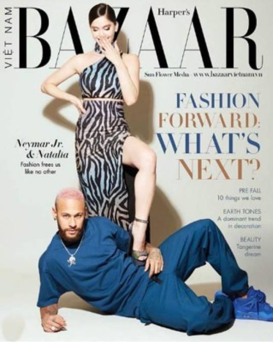 Natalia y Neymar posaron para la portada de la revista Bazaar Vietnam.