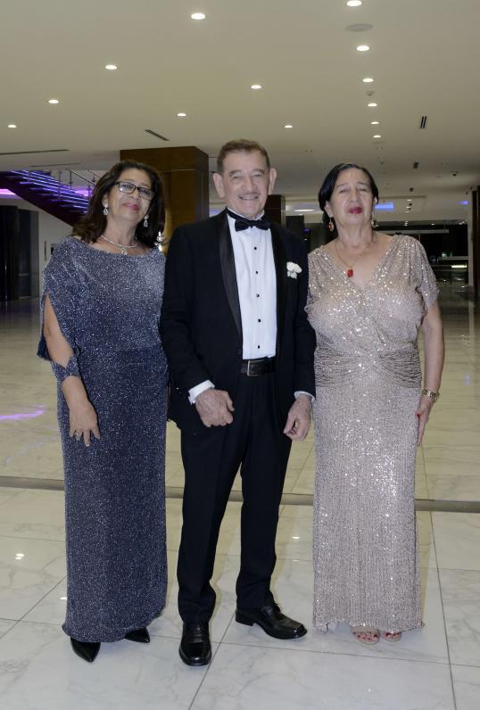 Marta, Ovidio y Edith Sandoval