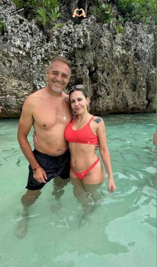 ‘La Tota’ Medina y su esposa Taly Ávila han disfrutado de unas minis vacaciones en la bella isla de Roatán.