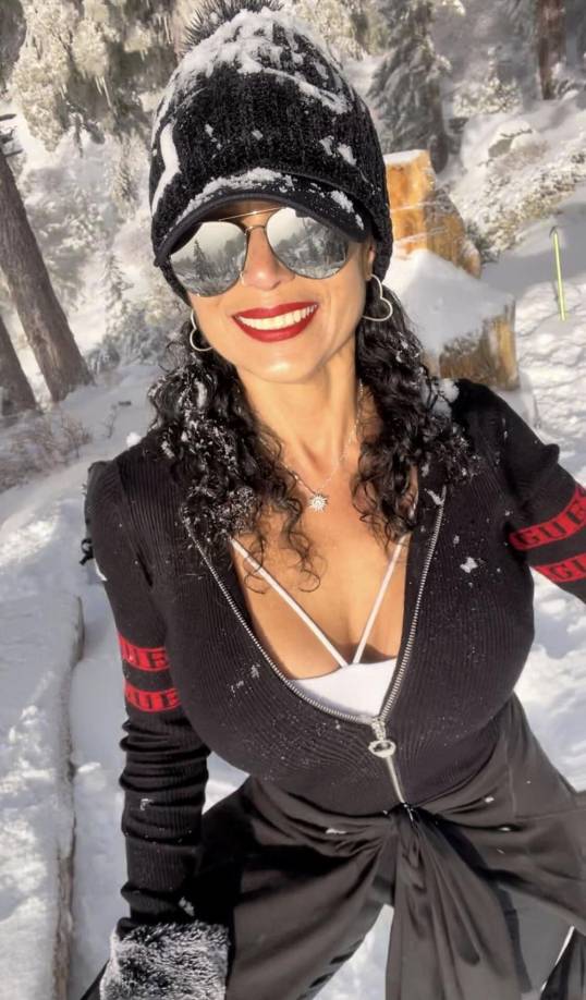 La madre de cuatro hijos de California perdió su vida tras precipitarse a cientos de pies de altura en una pendiente helada.