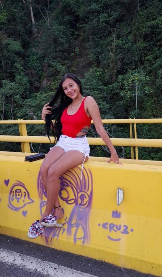 Entre las 3:05 y 3:55 a.m., las jóvenes intercambiaron mensajes hasta acordar el encuentro.