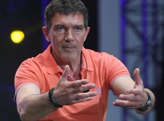 Antonio Banderas le dice a Trump que 'el muro lo construya él solo'