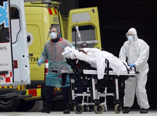 Balance diario de muertos por coronavirus en España fue inferior a 300