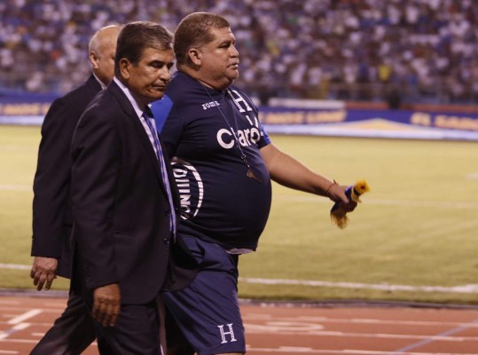 Honduras vence a El Salvador y se mete a la pelea