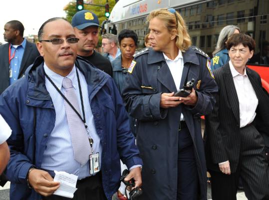 Washington vive tiroteo masivo que deja 13 muertos en instalación militar