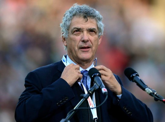 Ángel Villar dimite de sus cargos en la FIFA y la UEFA