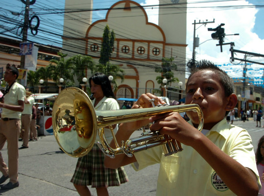 Festejan la independencia en cada rincón del país