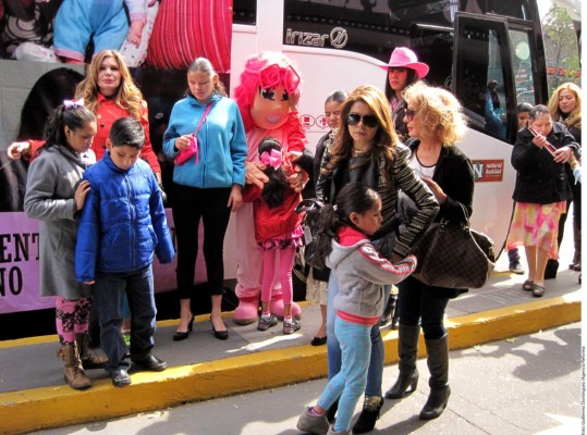 Se 'comen' a Itatí Cantoral en redes