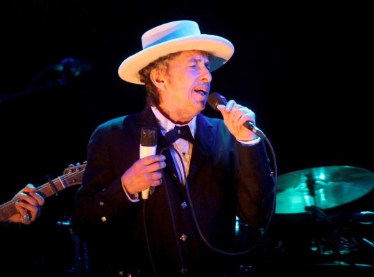 Demandan a Bob Dylan por supuestamente abusar de una menor