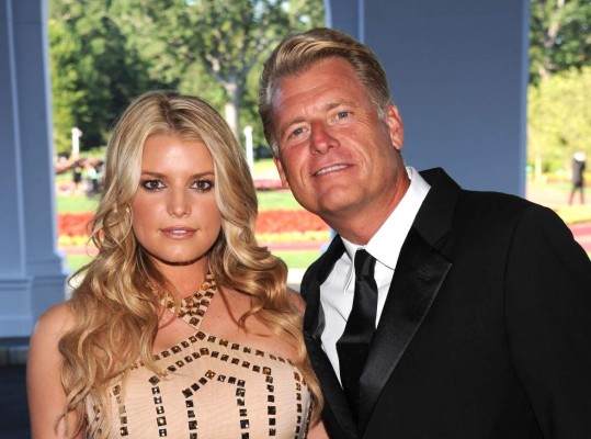 Padre de Jessica Simpson tiene cáncer