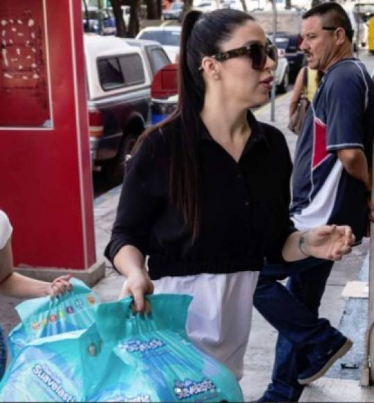 La ex reina de belleza llegó el pasado viernes al Hospital Pediátrico de Sinaloa para entregar personalmente las donaciones para los pequeños pacientes, informó el diario mexicano El Debate.