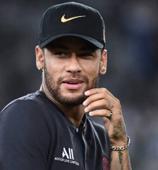 El Barcelona no tira la toalla por Neymar. Según ha informado Rac1, se ha producido una reunión en el Camp Nou de la cúpula de Barça en la que se ha decidido presentar una nueva oferta al PSG por el jugador brasileño.