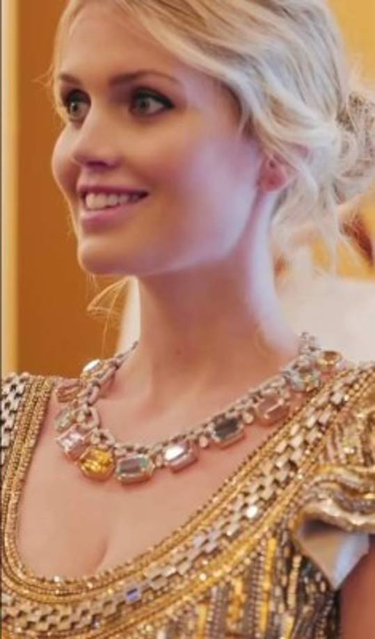 La pareja vivirá en Londres y Sudáfrica, país donde también creció Kitty, ya que su madre era originaria de ese lugar al cual se la llevó a vivir después de que se separara del hermano de Lady Di.