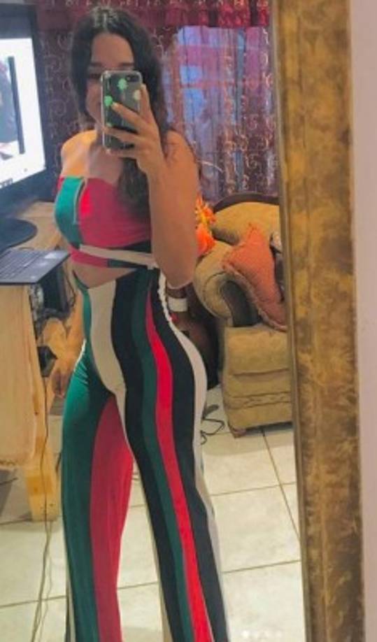 'La gente dice que soy creída y lo qué pasa es que soy apartada', así se resume Marcela, la bella olanchana aficionada del Motagua.