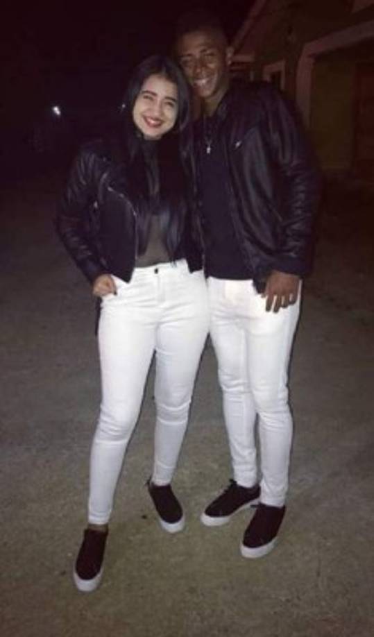 Jeancarlo Vargas: El mediocampista del Platense junto a su novia le dieron la bienvenida al 2020.